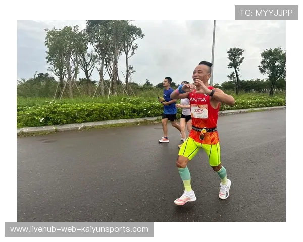 胡志明市马拉松：越南跑者连续记录，赛事精彩！，越南 胡志明