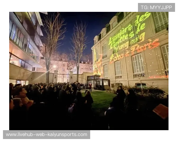 街头开幕式彰显巴黎包容与创意，巴黎街头艺术相关介绍