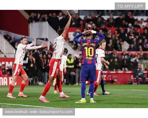 西甲豪门皇马与巴萨强强对决，争夺榜首，皇马和巴萨数据对比